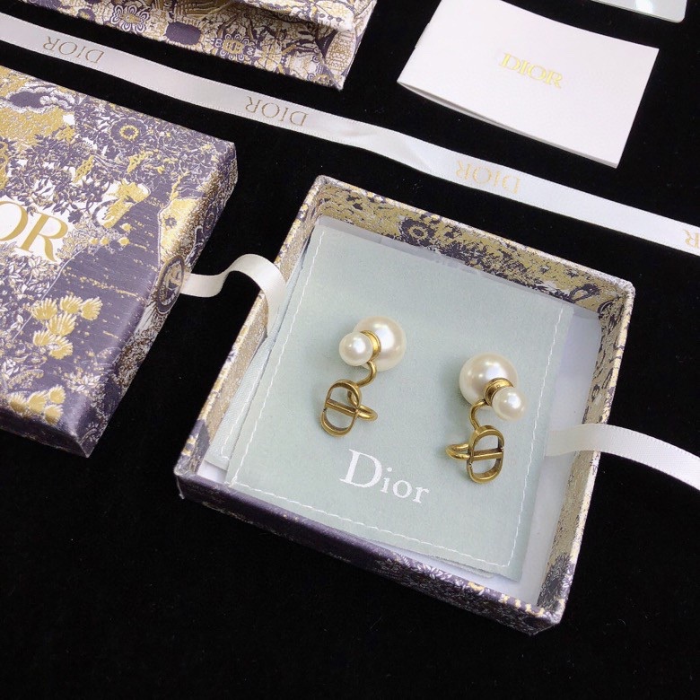 ch**an D*or earrings